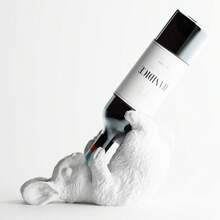 ORIZZONTE Portabotellas decorativo con forma de conejo de estilo divertido: portabotellas, diseño irónico para cocina, mesa, bar o regalo original para amantes del vino, 27 * 11,9 * 16,3 cm, 100 % fabricado en Italia. - Blanco - Ver 1