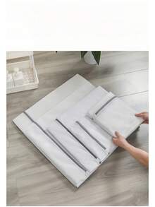 4个装灰色拉链封口网状洗衣袋，4种不同尺寸加厚洗衣袋，衣物保护洗衣袋，洗衣房必备配件，家庭必需洗衣袋