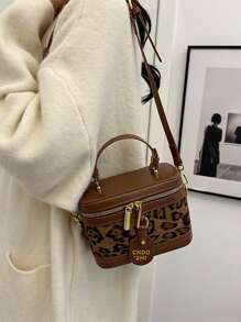 New Autumn/Winter Mini Letter Leather Tag Pendant Decor Vintage Patchwork Leopard Pattern Hand Bag, Cosmetic Bag, Mini Square Bag, Niche Fashion Bucket Tote Bag, Box Bag, Versatile Casual Shoulder Crossbody Bag For Women, New Fall Winter Tiger Print Bag For Women, New Fall Winter Cheetah Print Purse For Women , Leopard Cheetah Print - Multicolor - View 9