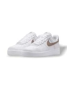 Nike Zapatillas Air Force 1 '07 para hombre/mujer, de piel premium con acentos de color audaz, comodidad todo el día dentro y fuera de la cancha, DC9486-108
