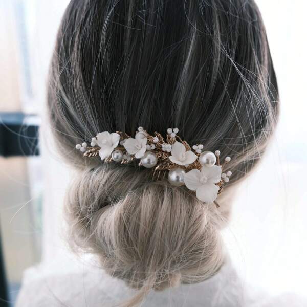 1pc Gold Leaf Bridal Hair Comb, White Flower Pearl Hair Accessory, Suitable For Wedding, Party, Holiday Hairstyles, Photography