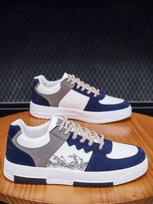 新款男士运动鞋，时尚韩版滑板鞋，四季透气休闲运动鞋，平底一脚蹬鞋，适合圣诞节、新年、情人节假期（新鞋底标志和图案设计随机搭配）