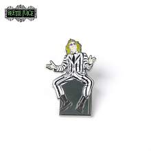 Warner Bros 官方授权恐怖电影珐琅别针套装 1/3 件 Beetlejuice Freddy Jason 胸针锌合金翻领别针适用于夹克背包衣服 DIY 装饰时尚配饰完美的日常穿着必备生日特殊场合的绝佳礼物选择高品质工艺与鲜艳的色彩和复杂的细节为您的服装增添一丝怪异的乐趣非常适合电影爱好者收藏家和经典恐怖喜剧电影的粉丝 - 彩色 - 查看 9