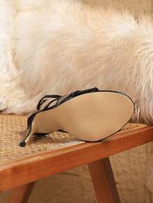 女士性感时尚露趾珍珠装饰细高跟休闲百搭踝带黑色高跟凉鞋