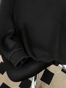 当一切都不奏效时，就把音乐开大声点！这款宽松休闲女式卫衣，漫画印花圆领针织衫，无需费心搭配，适合秋冬季节穿着。