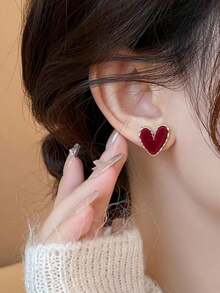 1 par de pendientes asimétricos elegantes y vintage con diseño de corazón de flocado, simples y adecuados como regalo para fiestas, otoño/invierno - Rojo - Ver 4
