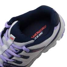 Skechers 女士户外鞋，系带户外鞋，户外旅行日常休闲轻便舒适运动休闲鞋 180149-NVPR - 海軍藍色/紫色 - 查看 6