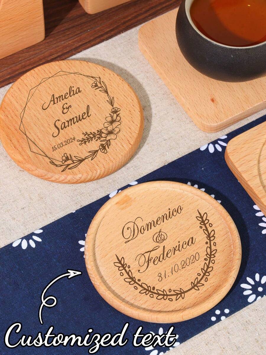 定制 1 件个性化实木杯垫 - 山毛榉婚礼礼物，带有定制雕刻名称和花卉设计，优雅的乔迁贺礼、情侣周年纪念礼物、新娘送礼会和新家居装饰 - 彩色 - 查看 1