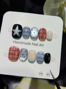 10 片杏仁形按压指甲法式手工制作简约时尚星形格纹清新猫眼，全覆盖易粘贴设计，适合女性海滩度假和派对 - Model M 美甲用品 - 彩色 - 查看 3