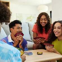 Mattel Games UNO Show ?Em No Mercy 纸牌游戏，适合儿童、成人和家庭聚会，并带有额外的纸牌、特殊规则和更严厉的惩罚。, HWV18 - HWV18 - 查看 2