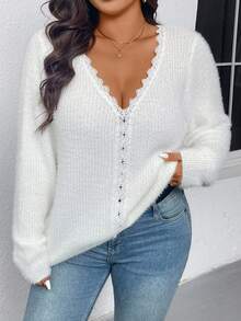 كنزة صوفية كاجوال واسعة بياقة على شكل حرف V لون أحادي الألوان مطرزة بالدانتيل للسيدات