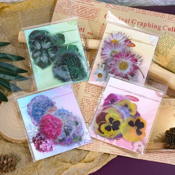 40 pezzi di adesivi floreali assortiti (Iris, Margherita, Ortensia, Viola, Foglie verdi) - Adesivi trasparenti in PET botanici vintage, impermeabili, per tazze, scrapbook, diari, contenitori, quaderni, artigianato, ecc.