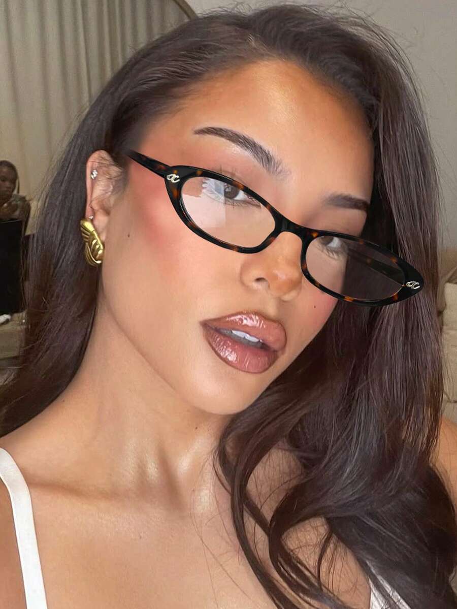 1 Cặp gọng kính thời trang hình oval mắt mèo, gọng kính trong suốt với phụ kiện kim loại, gọng kính thời trang unisex đa năng cá tính, phù hợp cho đeo hàng ngày, chụp ảnh đường phố, đọc sách, viết lách, đi làm, du lịch, đi biển và các dịp khác.