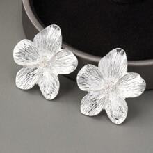 Boucles d'oreilles florales , clous d'oreilles de couleur or brillant, boucles d'oreilles élégantes à pétales floraux pour femmes
