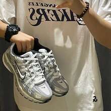 耐克男女通用 2026 新款功能复古跑步鞋，休闲运动鞋，时尚厚底运动鞋 IH4465-095 - 銀色 - 查看 3