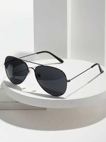 2 Pcs Men's Retro Metal Double Bridge Pilot Sunglasses, 90s Western Style, Suitable For Commuting, Vacation, Outdoor, All Season, Fashion Eyewear For Coachella, Concerts, Country, Summer Festivals, Hardrock, Rap, Rave, Music Festivals, Beach Festivals, Lightshows, For Sunny Day, Vacation, Outdoor Travel - 1*深灰框/全灰+1*金框/漸層茶(不含盒子) - 查看 2