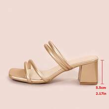 Sandalias de tacón alto con tira gruesa de piel sintética de unicolor, elegante punta cuadrada, estilo minimalista y elegante para oficina, boda y fiesta en verano - Dorado - Ver 10