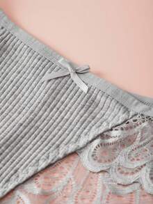 4 Pcs Random Color Women's Plus Size Feather Pattern Lace Splicing Panties Charming Sexy Women's Panties