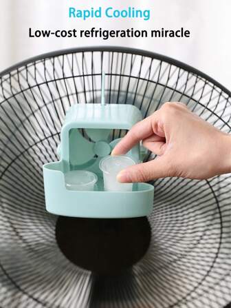 VENTILATEUR PORTABLE À PINCE AVEC TECHNOLOGIE DE REFROIDISSEMENT PAR BRUMISATION DE GLACE POUR LA MAISON, LE BUREAU ET L'EXTÉRIEUR - Ventilateur de refroidissement personnel léger et compact qui procure un flux d'air rafraîchissant et un soulagement de la chaleur estivale.