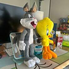 LOONEY TUNES 1 套经典毛绒玩具：35 厘米崔弟鸟和 42 厘米毛绒玩偶，儿童礼物 - 彩色 - 查看 4