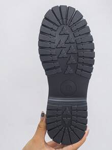 女士厚底玛丽珍鞋，纯色波西米亚风优雅复古金属链条时尚百搭套脚女鞋，适合办公室穿着，女士乐福鞋 - 黑色 - 查看 8