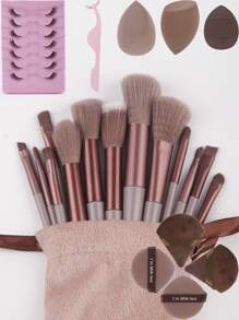 15 pièces Ensemble de pinceaux de maquillage, 13 pinceaux de maquillage et 2 éponges de maquillage, utilisation double humide et sèche, outils de maquillage essentiels, cadeau idéal pour Noël, Nouvel An, Fête des Mères, Remise des diplômes