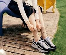 Skechers 新款女子復古緩震厚底甜酷運動老爹鞋 - 黑與白 - 查看 1