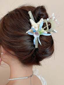 1 件时尚百搭梦幻甜美海星海滩装饰花朵发夹，适合夏威夷派对、日常使用和礼物，适合驾驶、聚会、度假、外出、学校穿着，是送给女孩和最好的朋友的绝佳礼物，发饰女士爪夹秋季配饰秋冬