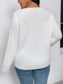 كنزة صوفية كاجوال واسعة بياقة على شكل حرف V لون أحادي الألوان مطرزة بالدانتيل للسيدات