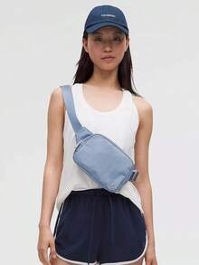 Lululemon Everywhere Belt Bag Large 2L Washed Denim-For Yoga Gym Running-Sweat-Wicking-Yoga-All Seasons Sport-Spring/Summer-Autumn/Winter-Back To School- Mother's Day Gifts-Father's Day Gift - Washed Denim - 查看 2