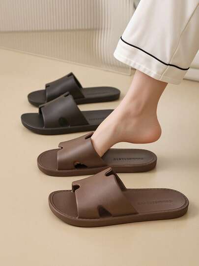 皮革纹理优雅百搭纯色男女通用拖鞋，适合夏季居家穿着