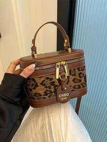 New Autumn/Winter Mini Letter Leather Tag Pendant Decor Vintage Patchwork Leopard Pattern Hand Bag, Cosmetic Bag, Mini Square Bag, Niche Fashion Bucket Tote Bag, Box Bag, Versatile Casual Shoulder Crossbody Bag For Women, New Fall Winter Tiger Print Bag For Women, New Fall Winter Cheetah Print Purse For Women , Leopard Cheetah Print - Multicolor - View 10