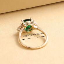 2pcs Vintage European & American Style Square Green Gem 4-Prong Setting Engagement Rings