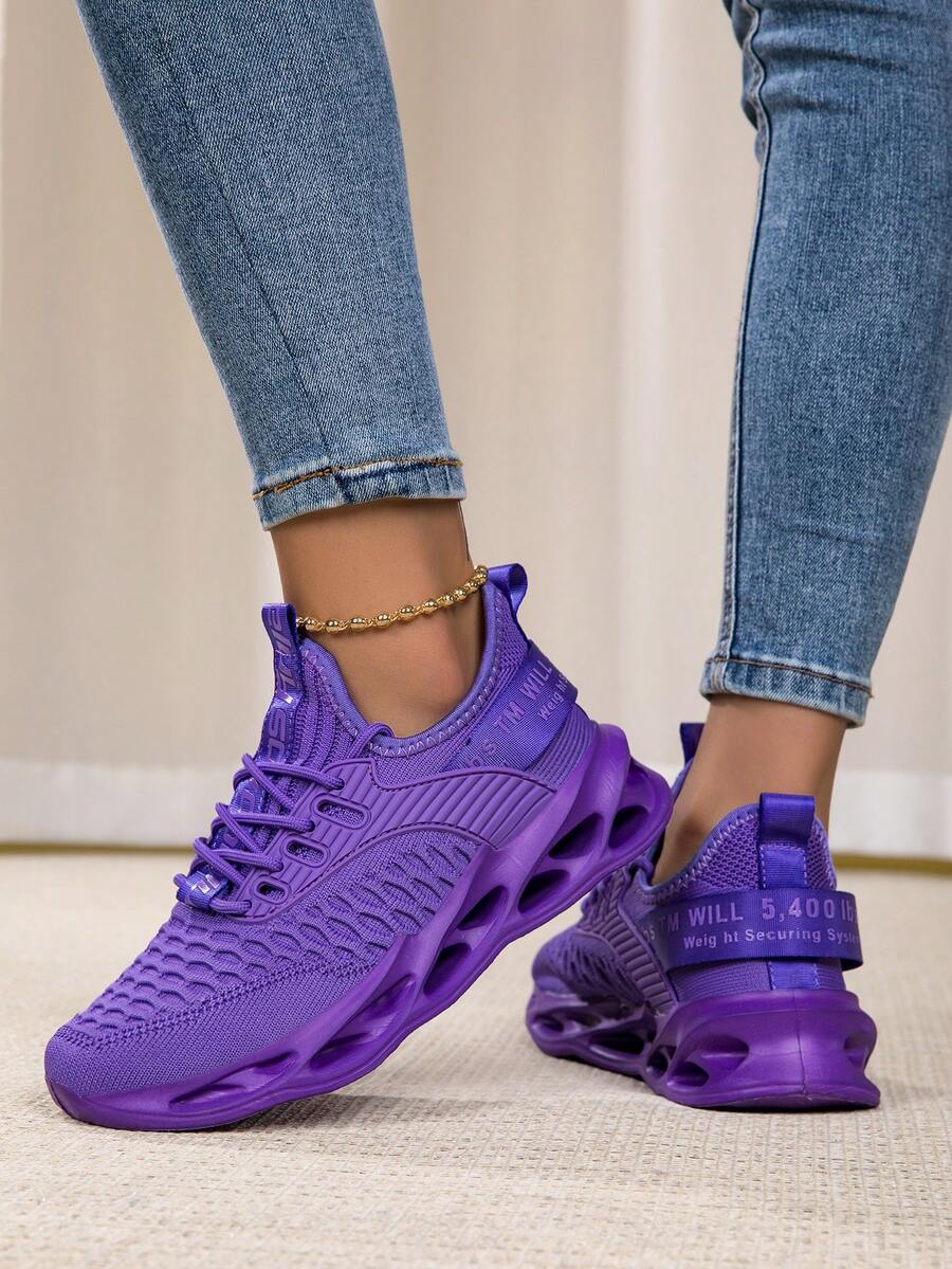 1 Pair Women's Fashion Solid Color Running Shoes, Breathable Non-Slip Outdoor Sports Shoes, Soft Thick Sole Increased Height Chunky Sneakers, Shock Absorbing Sneakers, Mesh Breathable Lightweight Comfortable Sock Shoes, Versatile Casual Outdoor School Travel Walking Shoes (Size Up By 0.5)