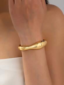 1pc Fashionable Asymmetrical Geometric Open Cuff Bracelet, Gold Color, Suitable For Holiday, Beach, Party, Daily Outfit - Yellow Gold - View 5