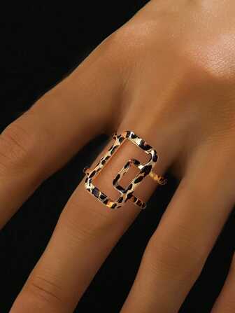 1ชิ้น แหวนโลหะปรับได้ลายเสือดาวทรงสี่เหลี่ยมเรขาคณิตกลวงสไตล์โบฮีเมียนวินเทจ เครื่องประดับแฟชั่นสำหรับผู้หญิง เหมาะสำหรับงานปาร์ตี้ วันหยุด เทศกาล