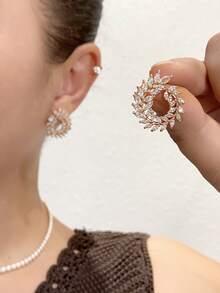 一對多功能的高端鑲嵌人造立方氧化鋯圓形耳環，精緻而超閃亮的水滴設計，獨特而適用於 Y2K 女性的日常聚會、約會、旅行、配飾，婚禮禮物、新娘季的耳環 - 銀色 - 查看 9