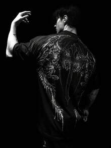 大码男士夏季十字复古休闲短袖圆领T恤，涤纶面料，适合运动健身 - 黑色 - 查看 1