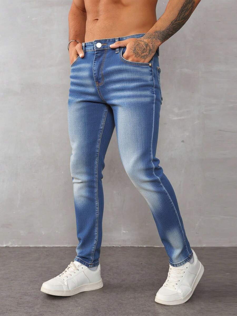 Jeans rectos para hombre en denim azul, ajustados y versátiles, ideal para estilos casuales