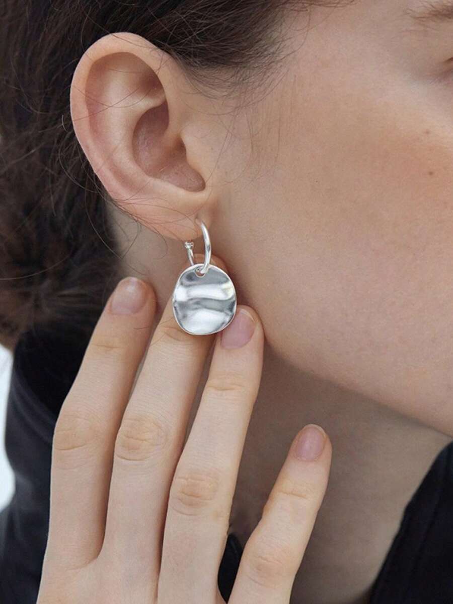 1 对复古别致褶皱圆形 C 形耳环，复古几何纹理铜金色耳钉，适合日常佩戴珠宝配饰