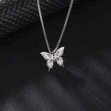 1 Stück, modischer Edelstahl geometrischer einfacher Schmetterling Anhänger Halskette, exquisite Schlüsselbein Kette Anhänger Halskette, minimalistisches luxuriöses Accessoire Geschenk