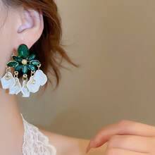 Andkiss 一对椭圆形花卉流苏耳环，优雅设计