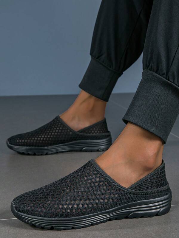New Summer Plus Size Men Casual Sports Shoes, Large Mesh Breathable Black Shoes, Slip-On Mule, Backless Half Slippers, Versatile Lightweight Everyday Sandals, Unisex Couple Shoes, Summer Black Shoes, Men Slippers, Women Slippers, Women Outdoor Slippers, Women Slip-On Mule