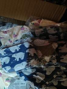 1件套三合一可爱帆布零钱包套装:零钱包+钥匙扣+耳机盒!简约时尚卡通设计,小巧便携,帆布材质经久耐用,易于清洁。分隔式内部空间可收纳零钱、钥匙和耳机,防止物品丢失,使用方便。可爱图案点亮日常生活,适合学生和上班族(颜色随机) - 彩色 - 查看 17