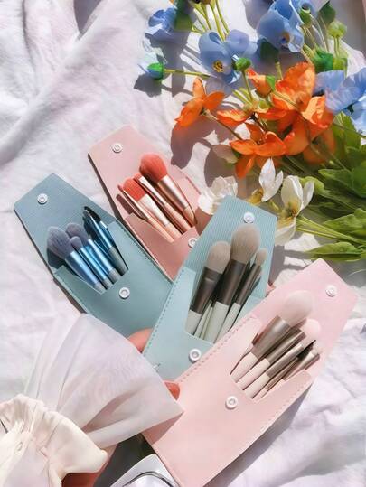 马卡龙迷你化妆刷套装，8件便携套装，适用于眼部和腮红，适合初学者，包含腮红、唇釉、唇膏、润唇膏、遮瑕膏、Arvaj、Something Pen、化妆刷、粉底液、妆前乳、品牌彩妆、散粉、高光、修容、定妆喷雾、Premature、原装彩妆、眼影、腮红、Soul、韩妆、送给女孩的礼物、女士礼物、礼品赠送、粉底刷、遮瑕刷、腮红刷、修容刷、腮红刷、古铜粉刷、散粉刷、粉底刷、腮红刷