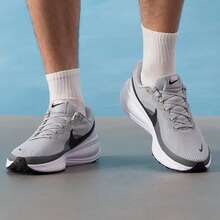 耐克男士跑步鞋 2026 春季新款 REVOLUTION 8 缓震轻便透气公路跑鞋 HJ9198-004 - 灰色 - 查看 2