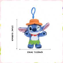 Breloc de pluș Disney Stitch Summer Dance, inspirat de hula, cu fustă din iarbă, coroană Plumeria și lei floral - vibrații tropicale, în pluș moale + lanț metalic. Perfect ca breloc/amulet de geantă pentru fanii Disney.