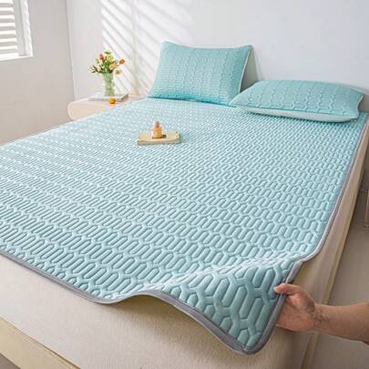 1 pièce Ensemble de matelas rafraîchissant géométrique moderne matelassé|Matelas rafraîchissant d'été pour le camping|Refroidissement instantané en 3-5 secondes|Fond antidérapant complet|Tissu soyeux et frais|Bords élastiques antidérapants|Tailles double/full/queen|Essentiels de voyage et de la maison|Idéal pour les personnes qui ont chaud la nuit|Lavable en machine|Pour les jeunes et les plus âgés (Taies d'oreiller non incluses)