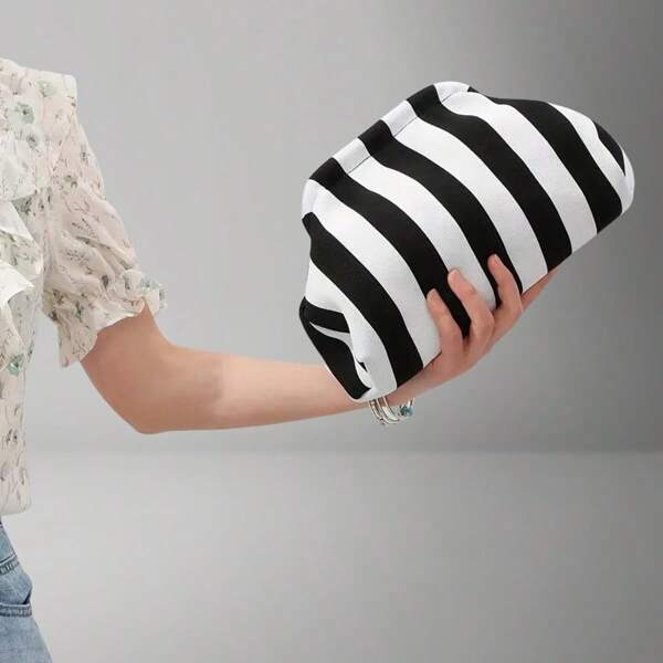 Elegant Black And White Striped Knitted Handbag - Makeup Bag Large Capacity Durable Multi Functional Women's Beach Bag Elegant Women's Bag Versatile Striped Cloud Bag For Girls Commuting, Suitable For Daily Use And Holiday Occasions Wedding Season Companion Handbag. The Size Is 29cm*10cm*22cm