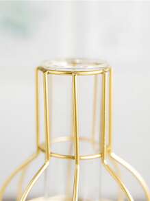 1 Stück moderne industrielle Metallvase mit goldenem geometrischen Maschenunterteil, nordischer minimalistischer Wohndekoration für Wohnzimmer/Hochzeit/Büro, rustikale Tischdekoration als Geschenk für Weihnachten, Einweihungsparty, Raumdekoration, Blumenvase, Glasvase